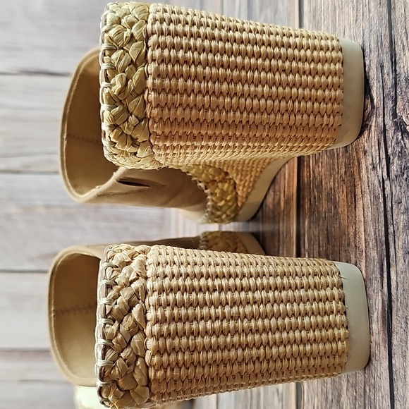 NIB VINCE CAMUTO BRISSIA TORTILLA SILKY NUBUCK PLATFORM WEDGE MULES - Picture 4 of 12